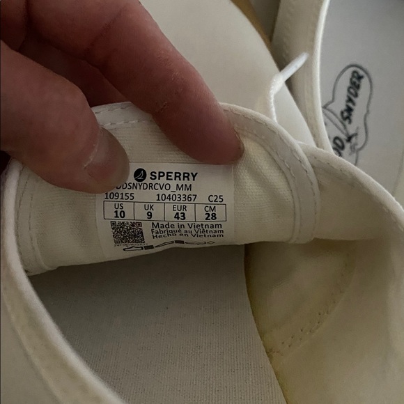 Todd Snyder Sperry White Canvas Sneakers with Brown Soles Sz 10.  NWOB